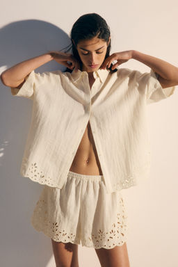 Camisa playera con bordado ingl?s - H&m фото 3
