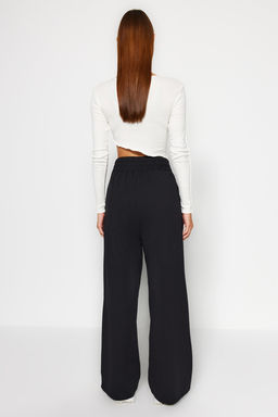 Siyah Bask? Detayl? Wide Leg/Rahat Kesim Asimetrik Bel Orme Pantolon TWOAW23PL00389