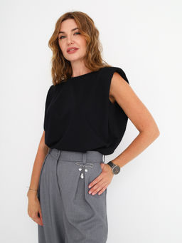 Футболка с подплечниками, черная