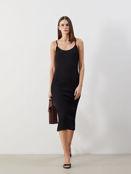 U Yaka Dokulu Elbise