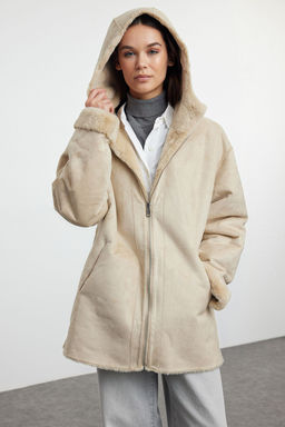 Ekru Oversize Cift Tarafl? Kapusonlu Suet-Pelus Mont TWOAW25MO00009