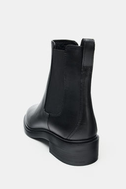 CHELSEA ANKLE BOOTS