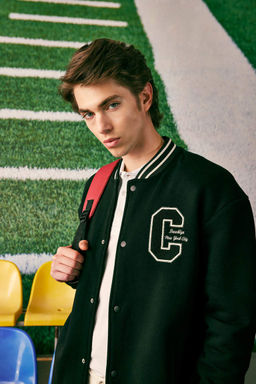 Кардиган оверсайз на мягкой подкладке с воротником-бомбером и принтом