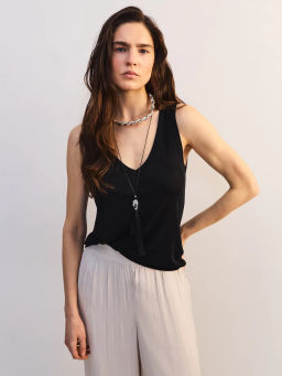 Майка прямого кроя с треугольным вырезом ZR2605013404-50 / Zarina