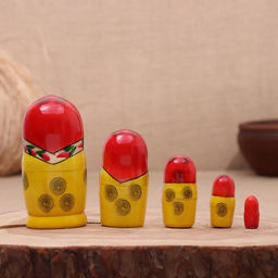 Матрёшка «Лада», красный платок, 5 кукольная, 12 см