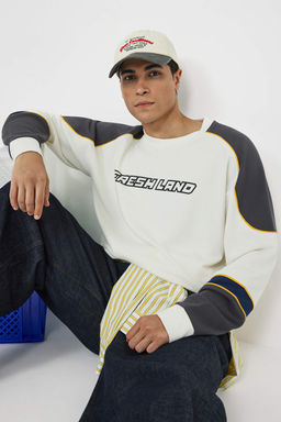 Teen Ekru Yeni Oversize/Genis Kesim Yaz? Nak?sl? Renk Bloklu Sweatshirt TMNAW26SW00005 - Trendyolmilla фото 2