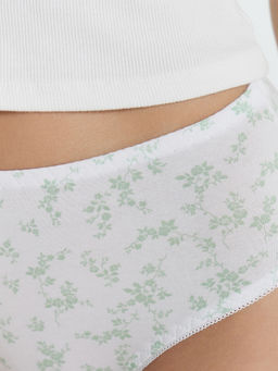 Трусы женские макси мультипак (3 шт.) белые с цветочками цветочки на белом 412075-3 - Mark formelle фото 5