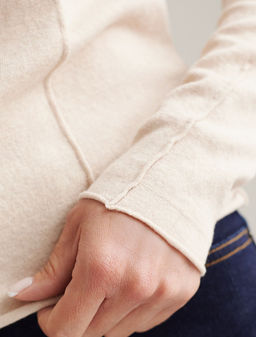 D39.354 Джемпер женский бежевый меланж