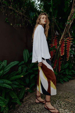 BLUSA CON LINO CUELLO POLO / Blanco - Zara фото 16
