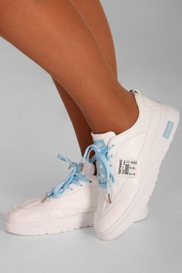 Кроссовки белые с голубыми шнурками
