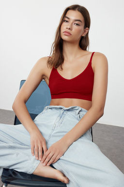 TRENDYOLMILLA Ekru Seamless/Dikissiz Ip Ask?l? Balensiz Kaps?z Bralette Orme Sutyen THMAW22SU0030