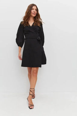 Платье на запах из жатого хлопка