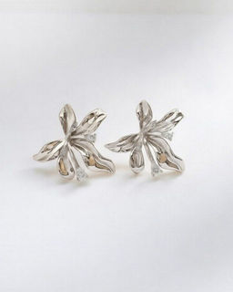 Стильные серьги