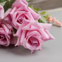 Букет искусственный «Роза леди с крупными листьями», 26 см, МИКС