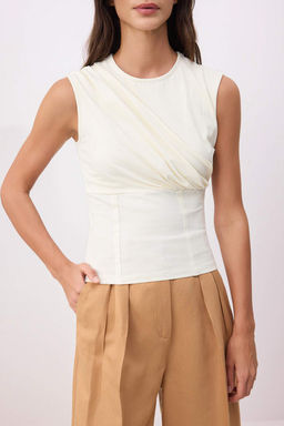 Ekru Duz Fitted Bisiklet Yaka Kolsuz Yumusak Orme Bluz TWOSS26BZ00635 - Trendyolmilla фото 3