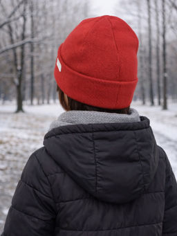 Шапка вязаная красная