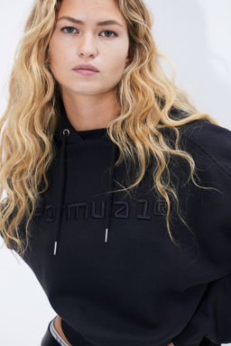 Sudadera oversize con capucha y bordado