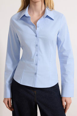 Wardrobe Essentials Ac?k Mavi Hafif Bele Oturan Pamuklu Dokuma Gomlek TWOAW26GO00022