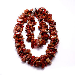 Бусы из камня Красная яшма привлекает богатство и удачу, оберегает владельца