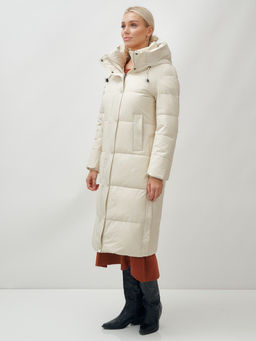 Пальто утепленное стеганное зимнее с капюшоном женское бежевого цвета 9601B - Holdluck фото 5