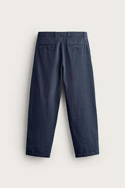 PANTAL?N CHINO STRAIGHT FIT PLIEGUES / Marino