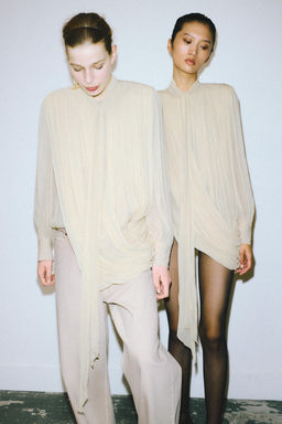 ZW COLLECTION LIMITED EDITION DRAPED BLOUSE WITH SHOULDER PADS - Zara фото 4