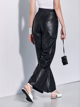 CONTE Свободные прямые брюки из экокожи с карманами LBK 2967 black - Conte elegant фото 5