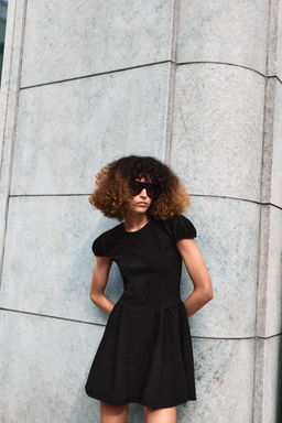 VESTIDO MANGA ABULLONADA BOUCL? / Negro - Zara фото 3