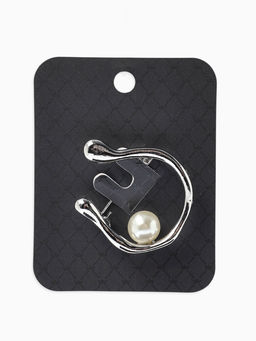 Брошь «Подкова», с бусиной №10, цвет белый в серебре