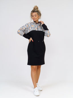 920 Платье "Черный/буквы/оранжевый"