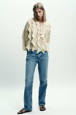 ROMANTIC RUFFLED BLOUSE