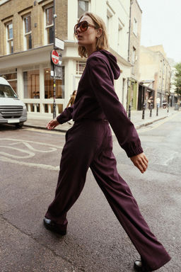 WIDE-LEG TROUSERS