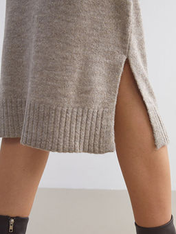 Yar?m Bal?k?? Yaka Y?rtma?l? Triko Elbise