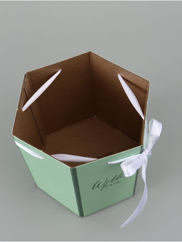 Цена за 2 шт. Коробка - переноска подарочная для цветов «С любовью», 17×14.8×19.5 см, шестигранник