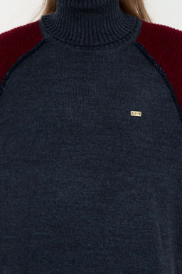 Kad_n Lacivert Kazak