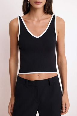 Siyah Crop V Yaka Renk Bloklu Ince Bluz TWOSS25BZ00299