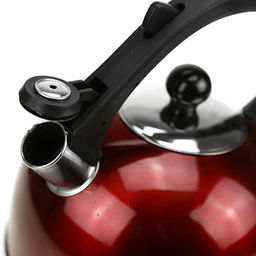 НЕСОРТ "Кнопка" Чайник из нержавеющей стали 2,6л, д19см h15см, со свистком, ручка бакелитовая с клапаном для открывания затвора носика, эмалевое порошковое покрытие корпуса, цветная коробка (Китай) дефект эмалевого покрытия. Товар возврату и обмену н