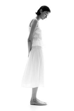 Falda de crepe con cintura nido de abeja