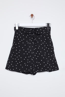 Siyah Rahat Kesim Kusakl? Puantiyeli Sort & Bermuda TWOSS25SR00008