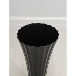 Ваза для цветов, 5 л, d=21.5 см, h=40.5 см, пластиковая, чёрная