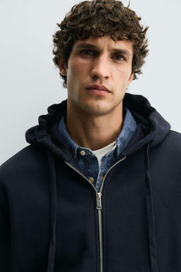 ZIP-UP HOODIE