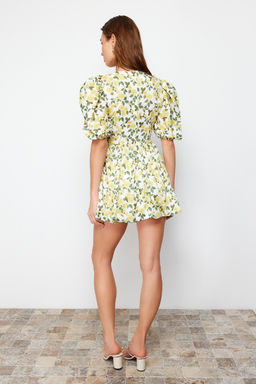 Sar? Yaka Detayl? Balon Form Super Mini Dokuma Elbise TWOSS24EL00817