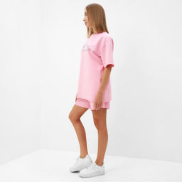 Костюм женский (футболка, шорты) MINAKU: SPORTY & STYLISH, светло-розовый, размер 48