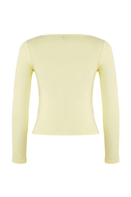Teen Ac?k Sar? Fitted/Vucuda Oturan V Yaka Orme Bluz TWOAW26BZ00175