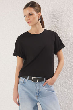 TRENDYOLMILLA Siyah S?rt Bask?l? Oversize/Genis Kal?p Orme T-Shirt TWOSS25TS00139  фото 4