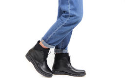 Ботинки 237.madonna10.black / Байка