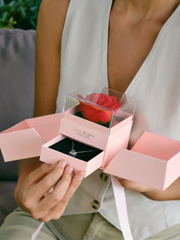 Набор с кулоном «Я тебя люблю», в коробке с розами, цвет серебро, розовая коробка