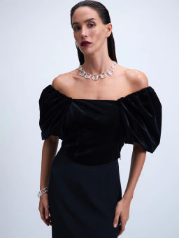 Облегающая блузка из бархата / Zarina