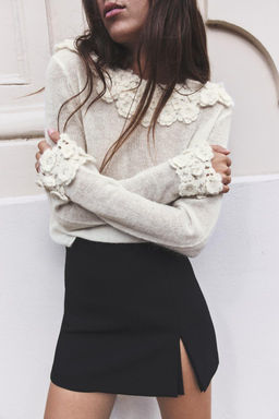 ALPACA AND WOOL BLEND SWEATER WITH FLOWERS - Zara фото 2
