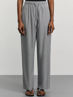 Брюки из рельефной ткани с эластичной талией / Zarina  фото 2